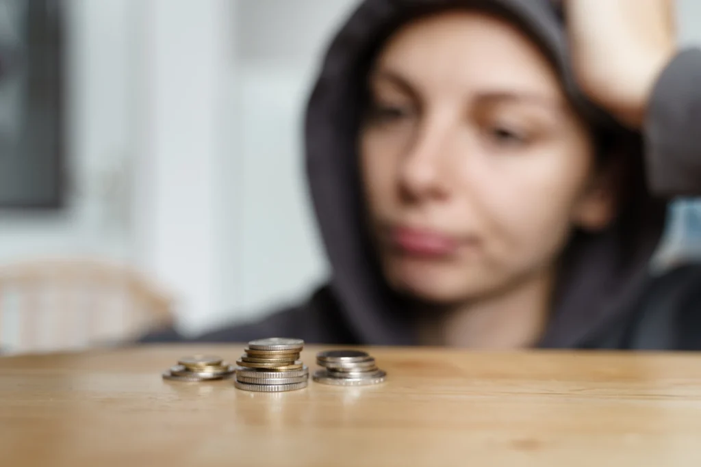 14 Brutal Ways Growing Up Poor Scrambled My Head