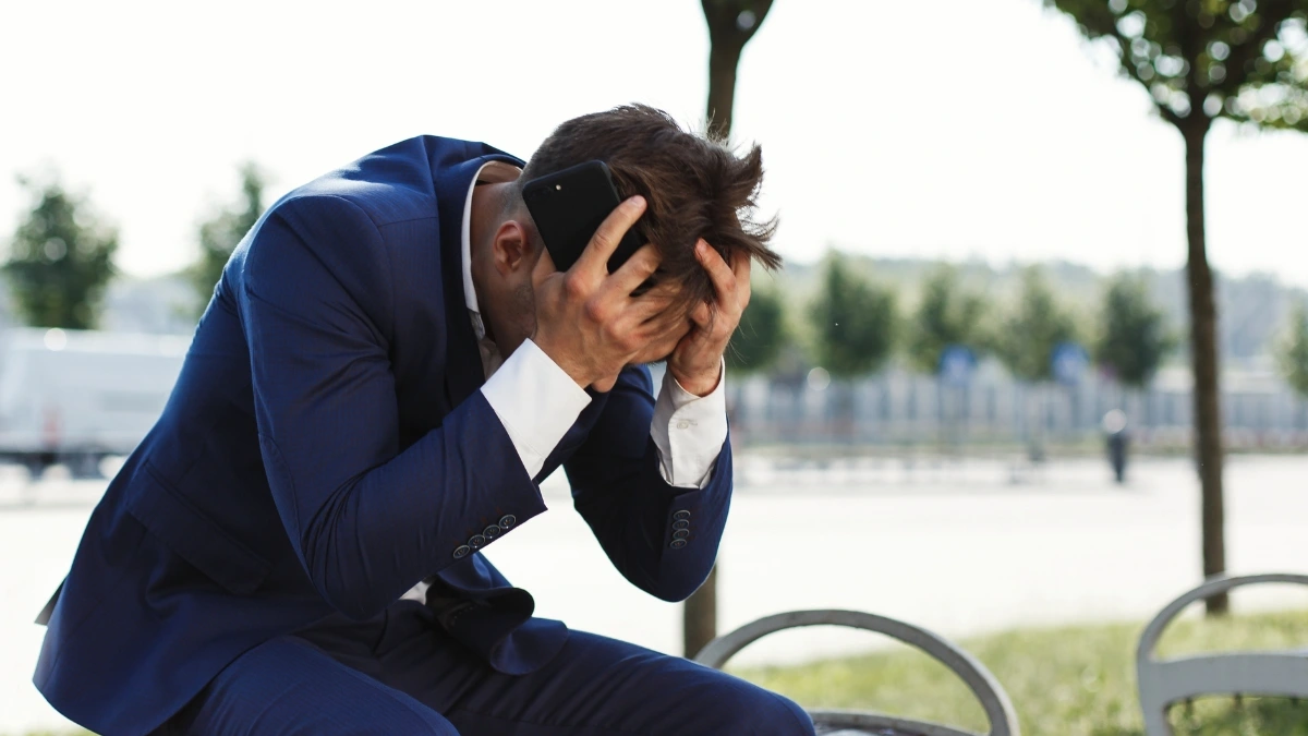 15 Things Broke People Do That Keep Them Broke (That Feel Like Good Decisions)