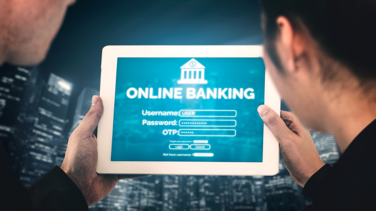 Digital Banking vs Traditional Banks: Why Mobile-First is Winning