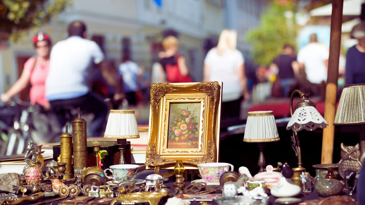 Flea Market Flipping