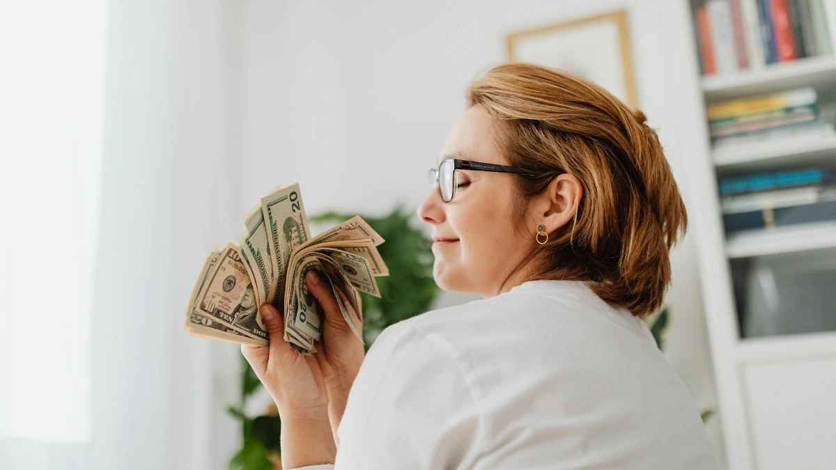 The Math: A Real-World $8,400 Savings Example