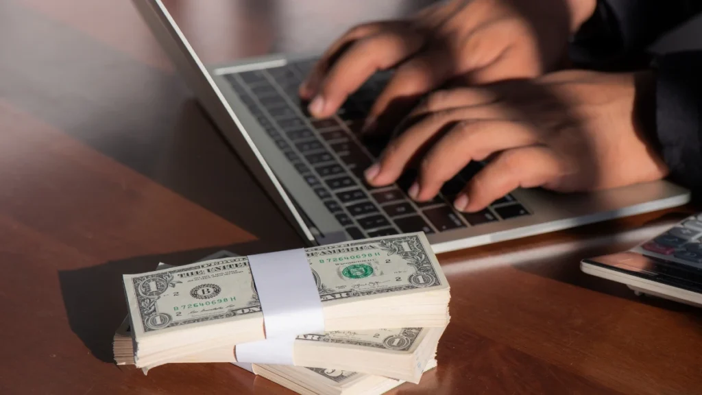 Why Most Financial Gurus Are Scamming Middle-Class America