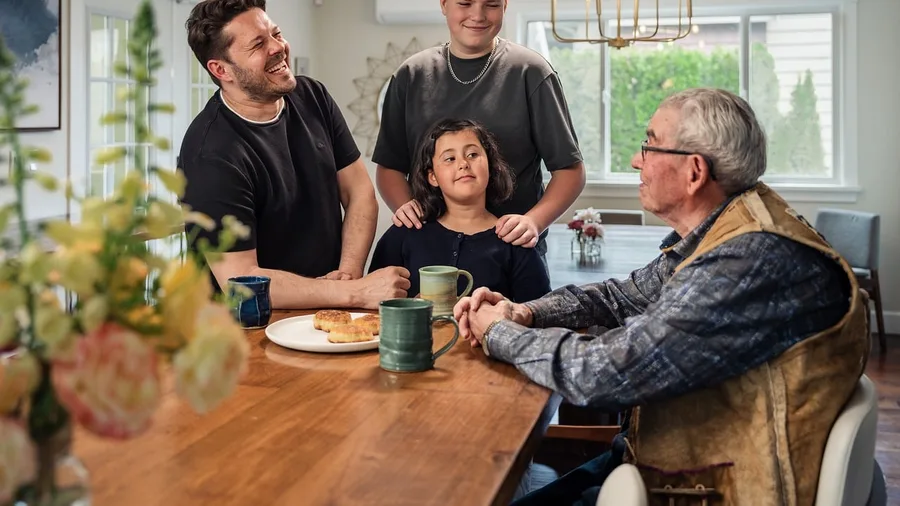 Multigenerational Housing Hubs Cut Household Costs and Share Labor