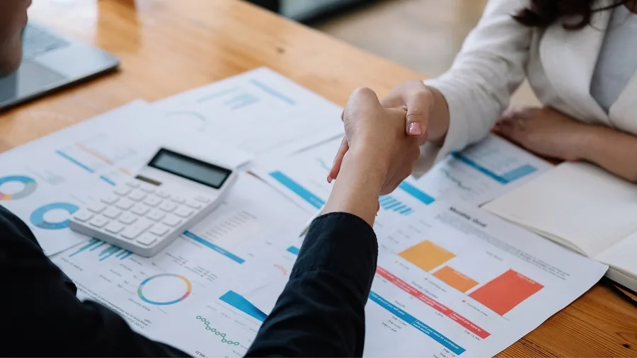 When to Consult a Financial Advisor