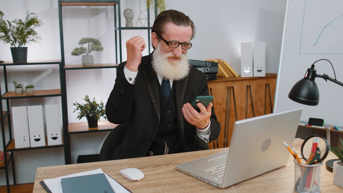 This Silent Bank Fee Is Draining Middle-Class Accounts—And Most People Never Notice It